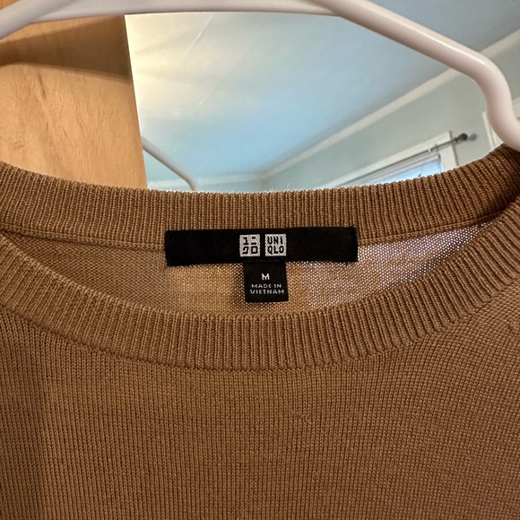 Uniqlo Merino Wool Camel Sweater - M - Picture 2 of 2